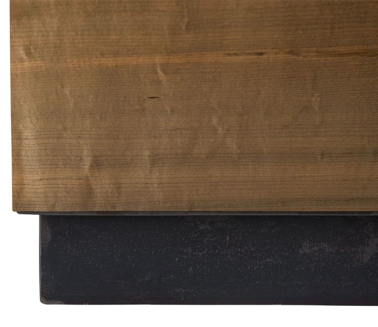 Colossal Table Detail