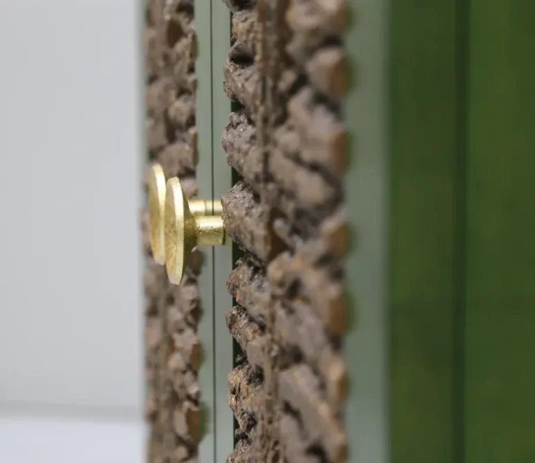 bark door console knobs side