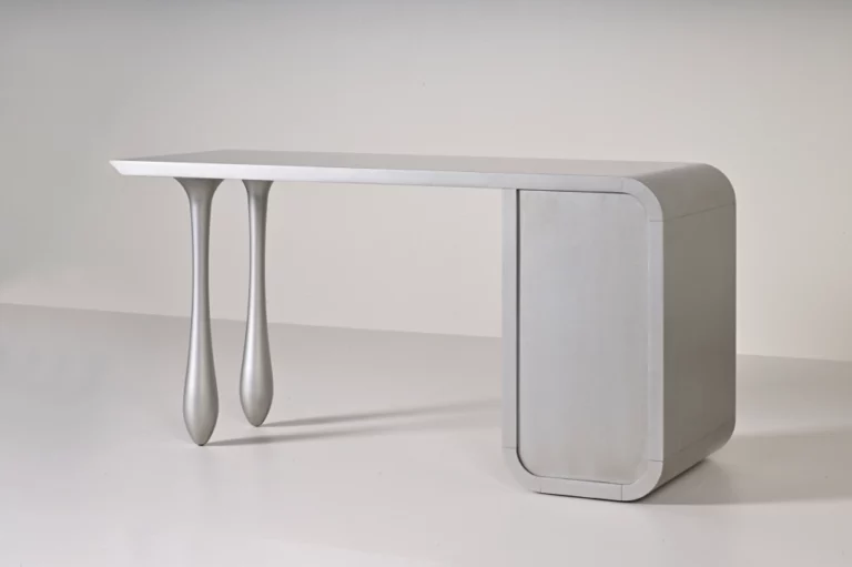 Silvia Desk R