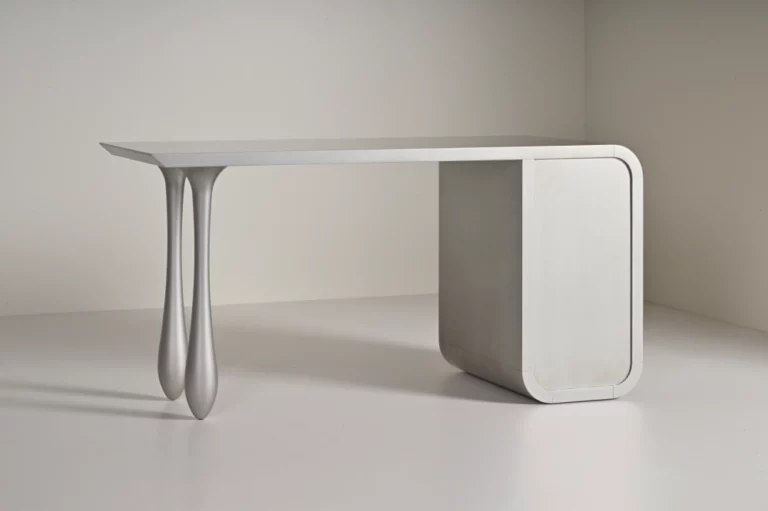 Silvia Desk R